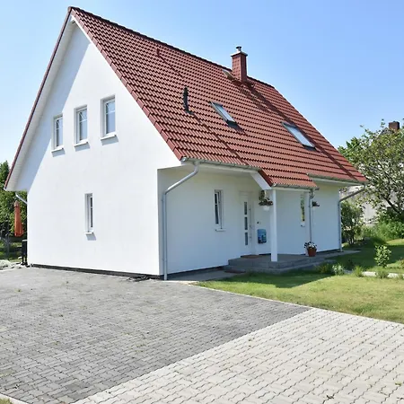 Mit Trampolin In Hornstorf, Cleaning Included
